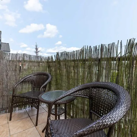 아파트 Jasminowy Stok Bright With Balcony By Renters *